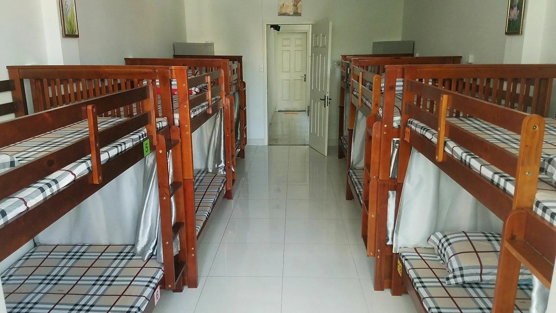 Natural House Hostel Ho Chi Minh City 2*,